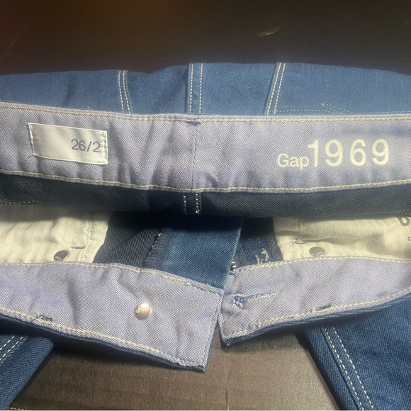 NWOT Gap Denim cut off Jean shorts 26/2 regular never worn Buy cheap off season! - Picture 7 of 11